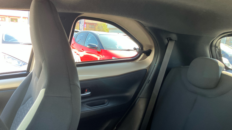 Toyota Aygo X 1.0 VVT-i Edge 5dr Petrol Hatchback